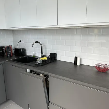 Waterfront Free Private Parking 布达佩斯